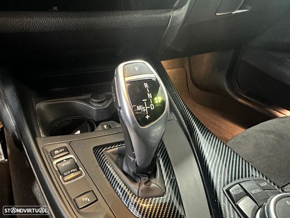 BMW 125 d Pack M - 24