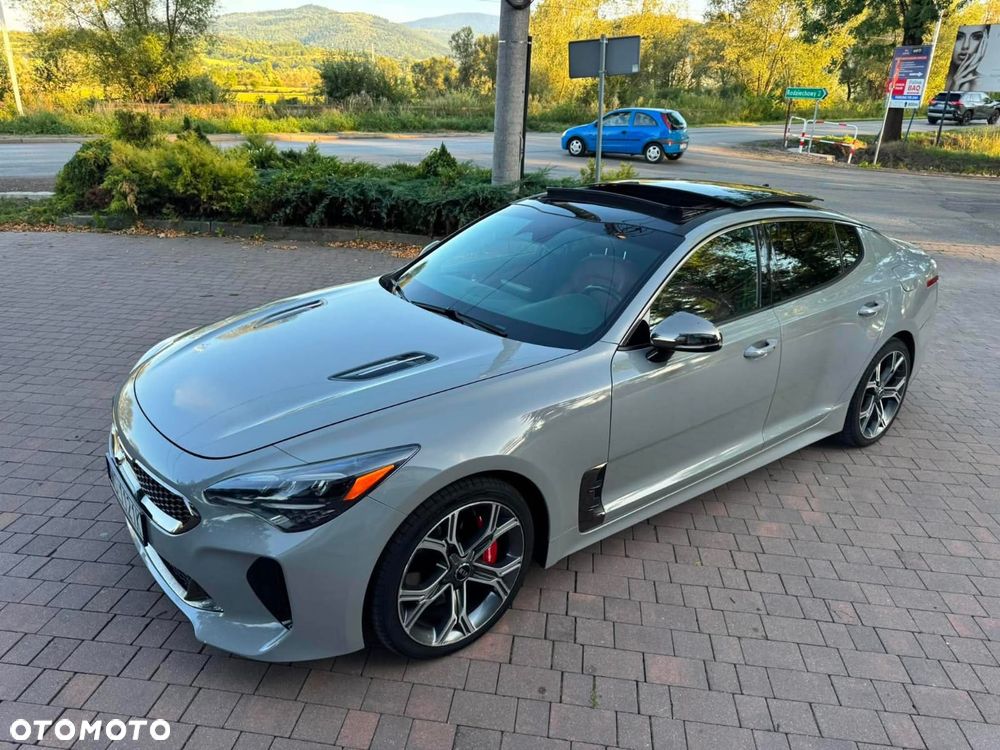 Kia Stinger - 2