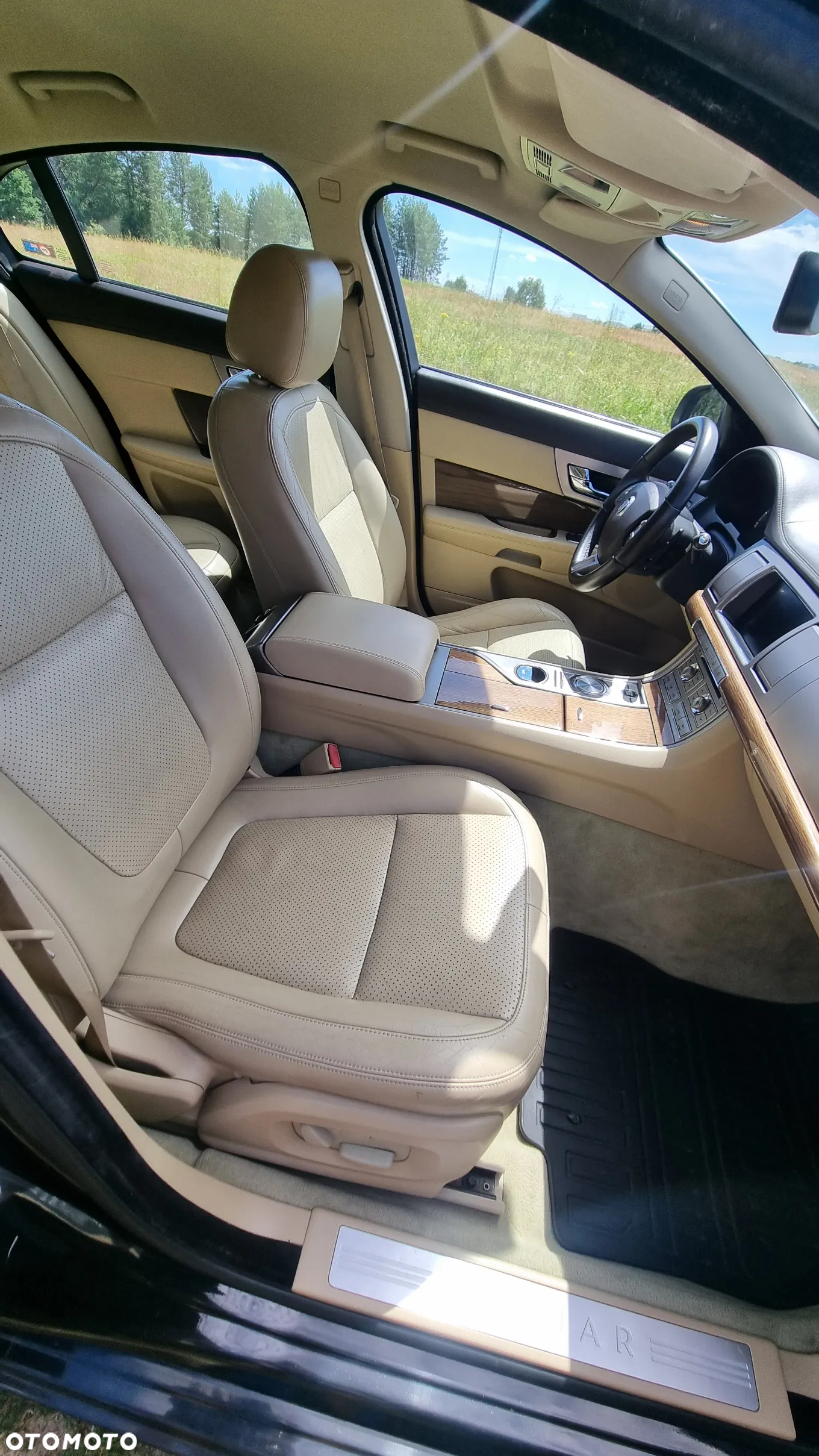 Jaguar XF 4.2 V8 Premium Luxury - 8
