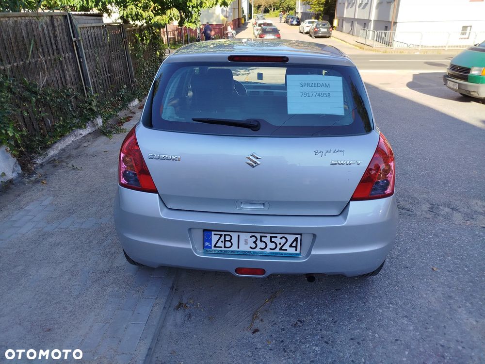 Suzuki Swift - 3