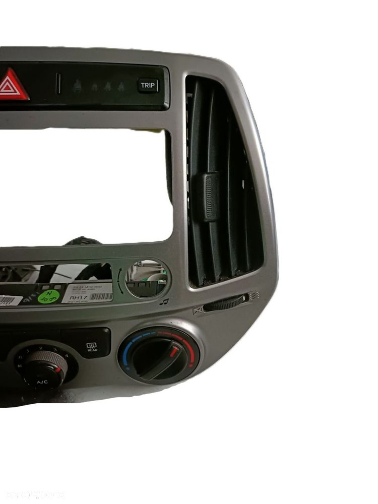 HYUNDAI i20 I 08-12 r. PANEL STEROWANIA KLIMATYZACJI RAMKA KRATKI - 3