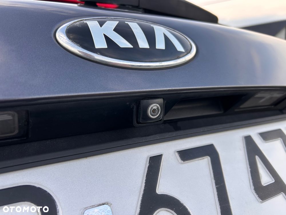 Kia Ceed 1.4 L - 12