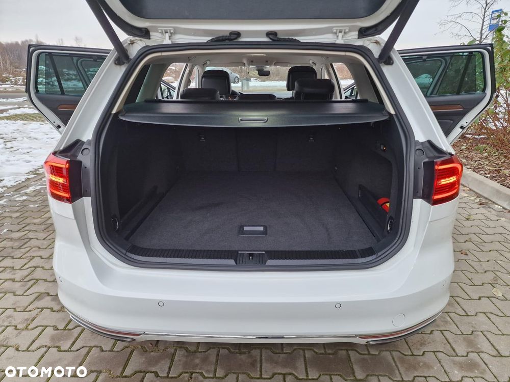 Volkswagen Passat - 34