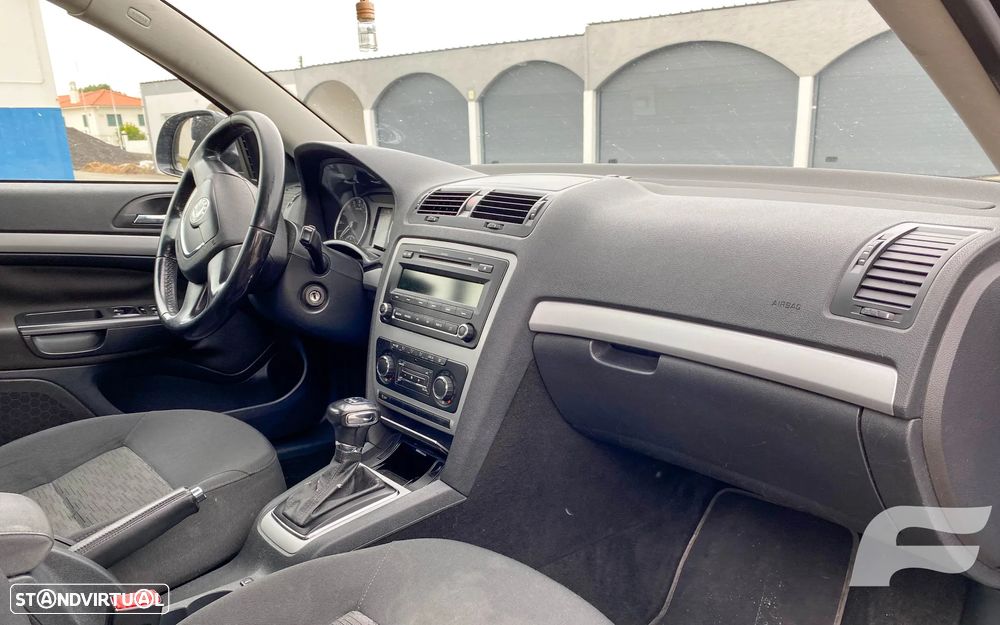 Skoda Octavia Break 1.6 TDi Ambition DSG - 9