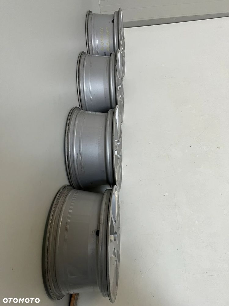 Felga  Audi A4 B8 8K0601025AT 7,5JX16 ET45  5X112 - 2