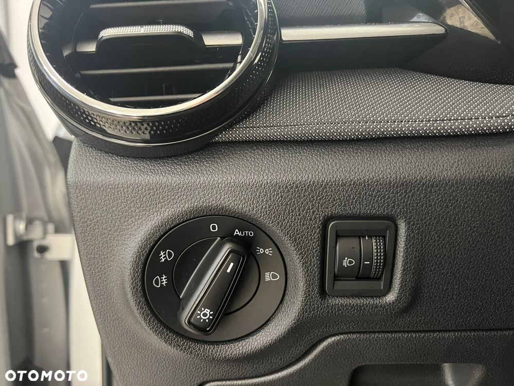 Skoda Fabia 1.0 TSI Selection DSG - 19