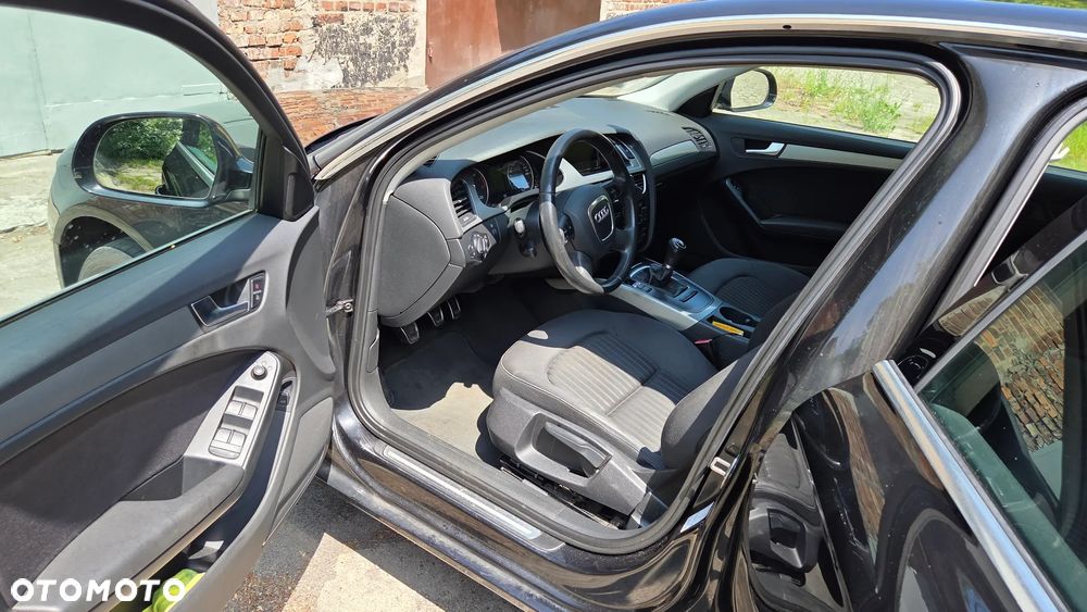 Audi A4 Limousine - 16