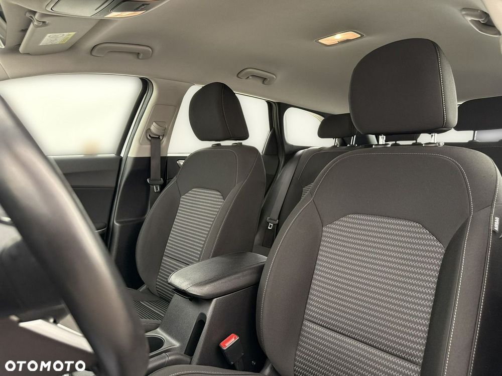 Kia Ceed - 12