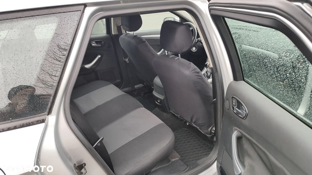 Ford Mondeo 2.0 TDCi Ambiente - 21