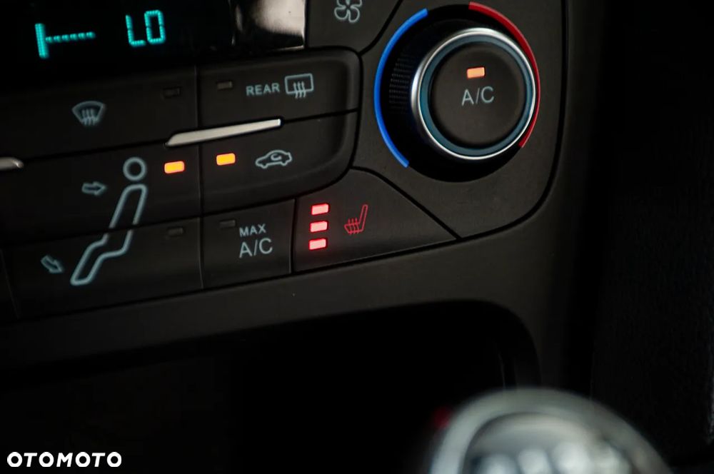 Ford Focus 1.5 EcoBoost Titanium ASS - 27