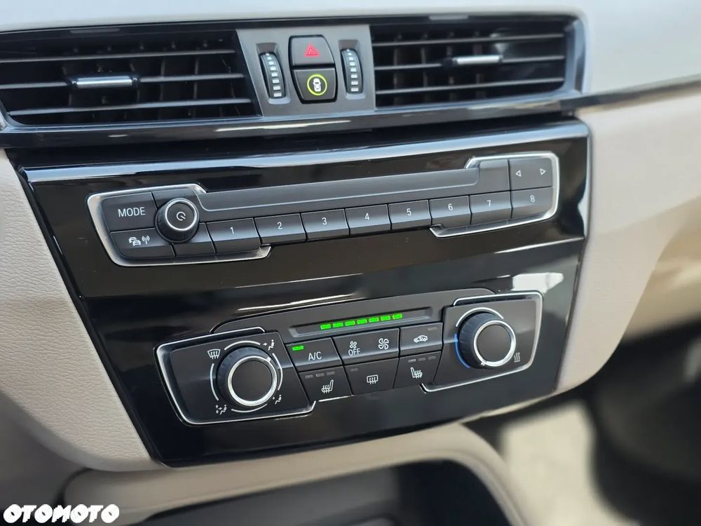 BMW X1 sDrive16d xLine - 28