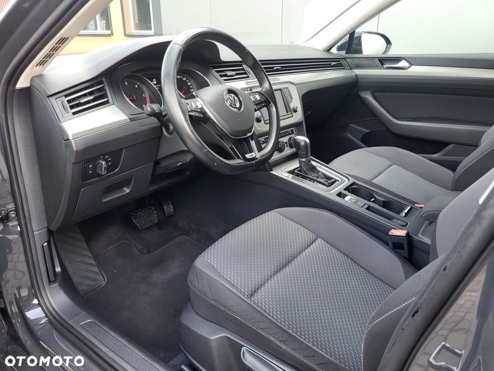 Volkswagen Passat 2.0 TDI SCR DSG Comfortline - 10