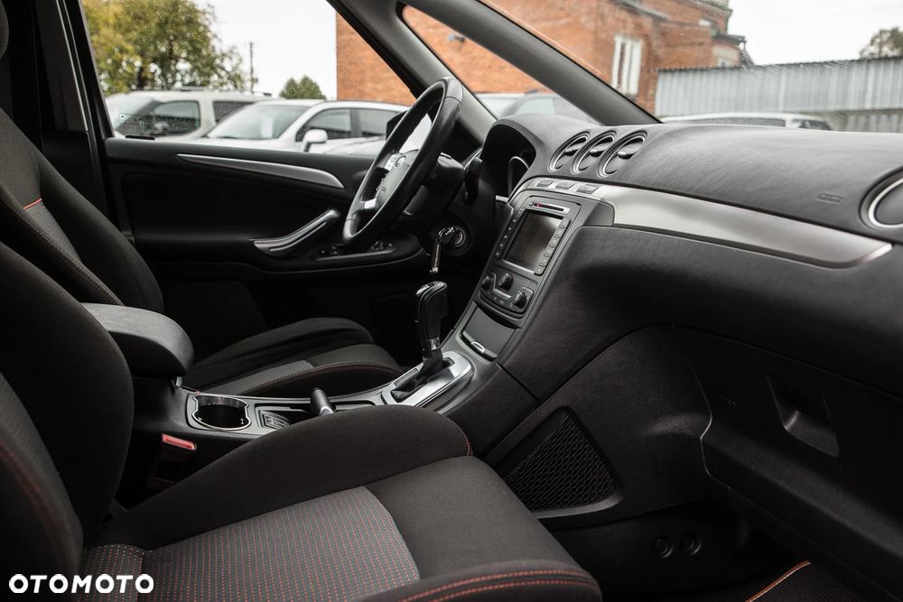 Ford S-Max - 13