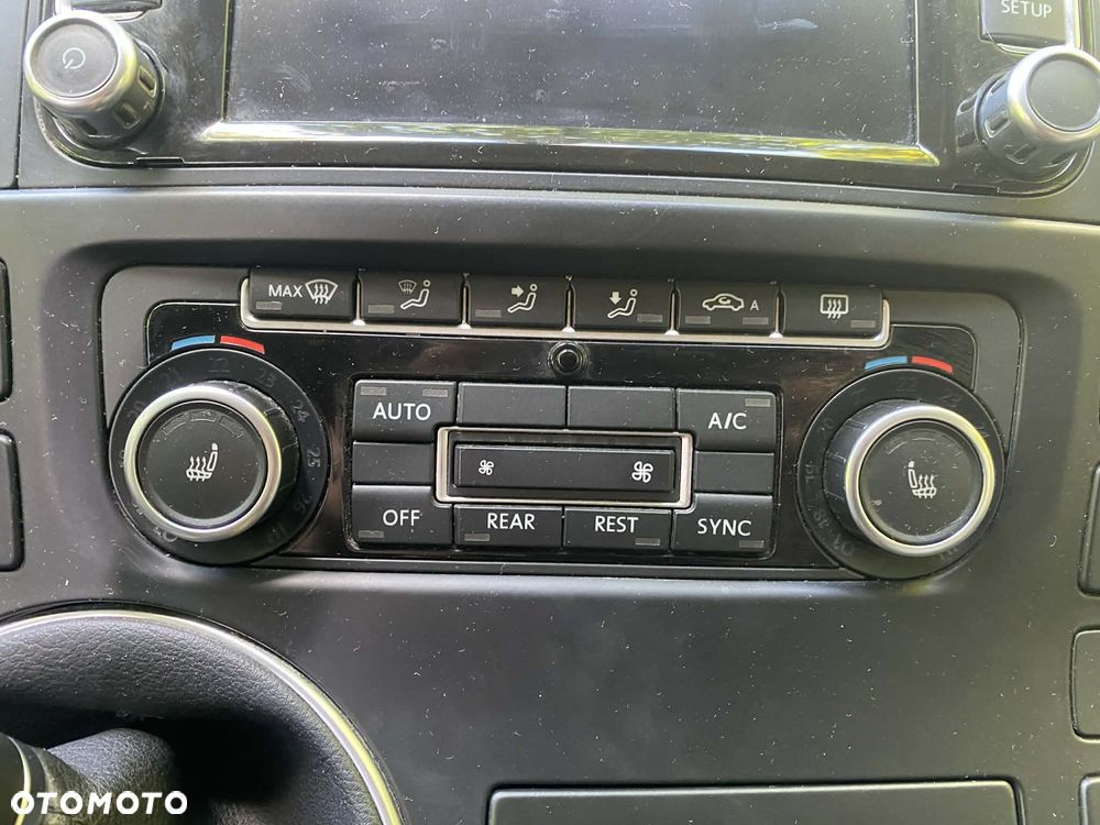 Volkswagen Multivan - 9