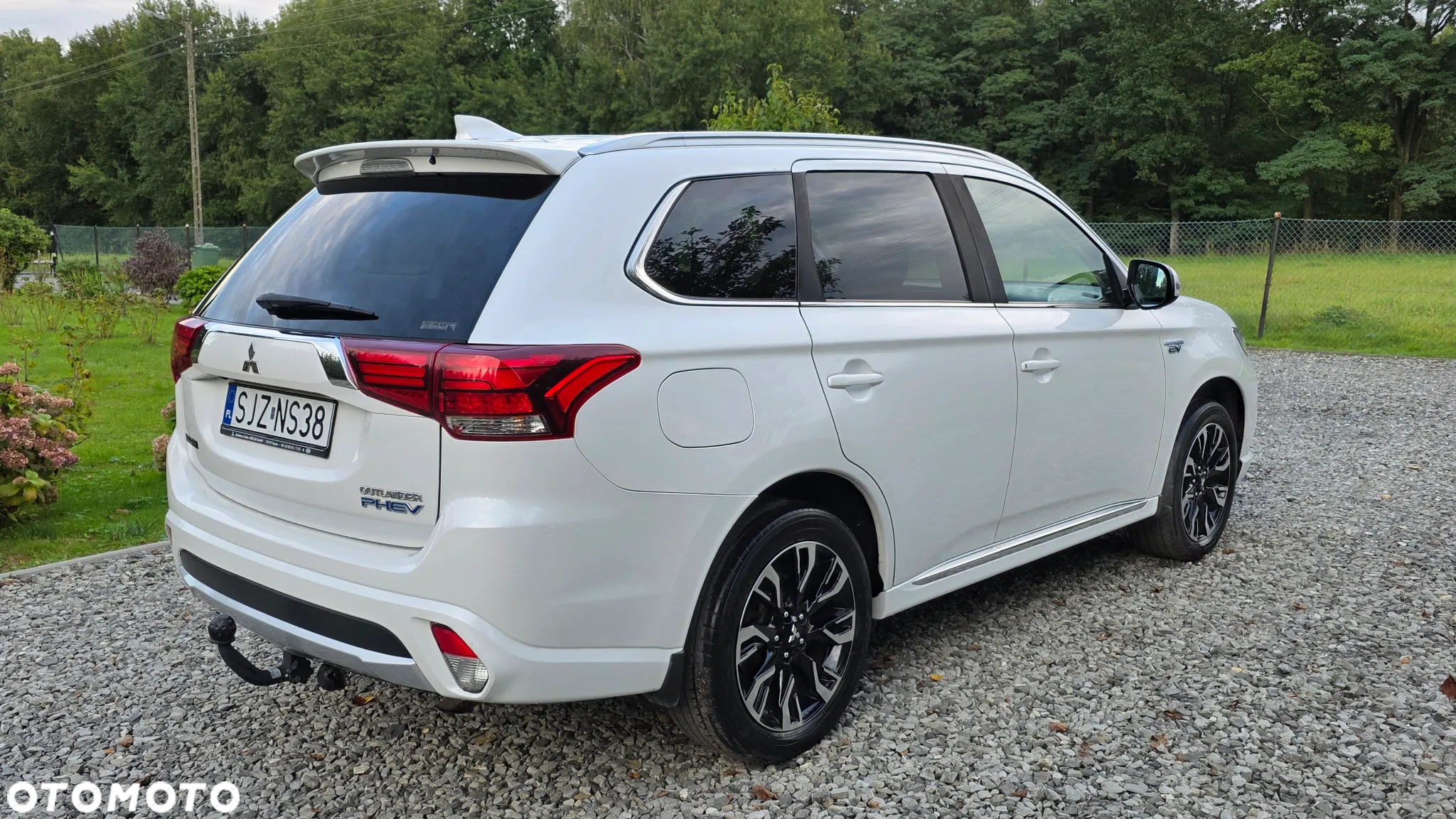 Mitsubishi Outlander PHEV Intense + - 4
