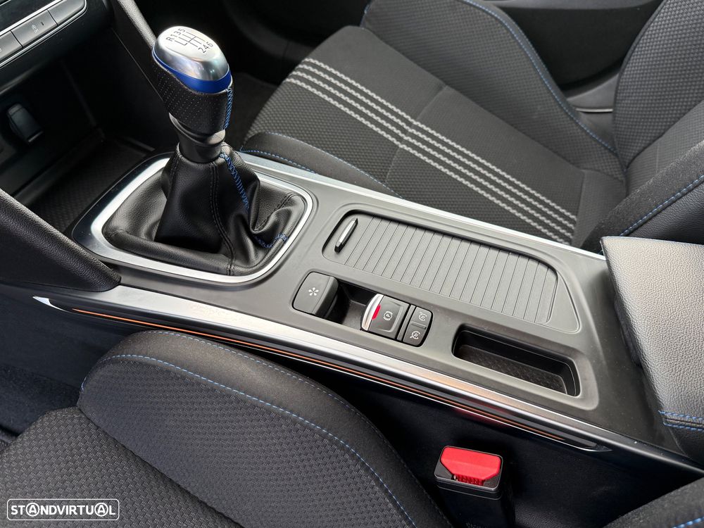 Renault Mégane Sport Tourer 1.3 TCe GT Line - 28