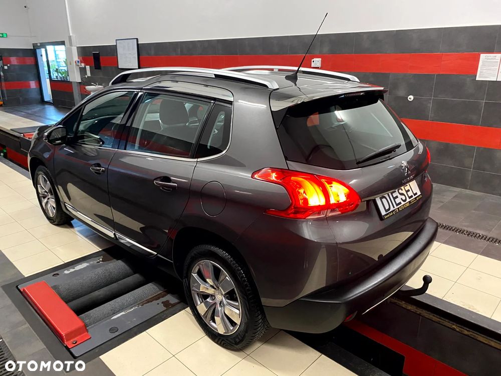 Peugeot 2008 1.6 e-HDi Allure S&S - 13