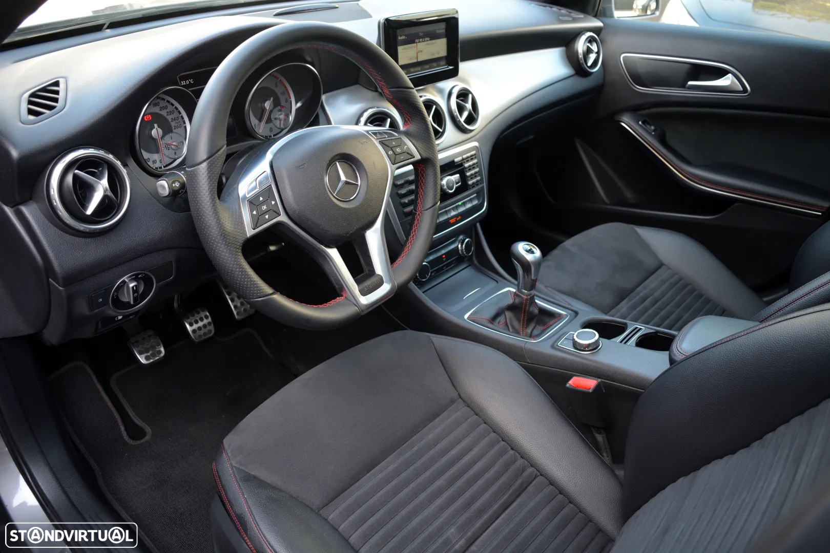 Mercedes-Benz GLA 200 CDi AMG Line - 14