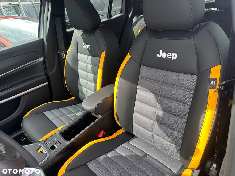Jeep Avenger 1.2 T3 mHEV The North Face 4xe eDCT6 - 17