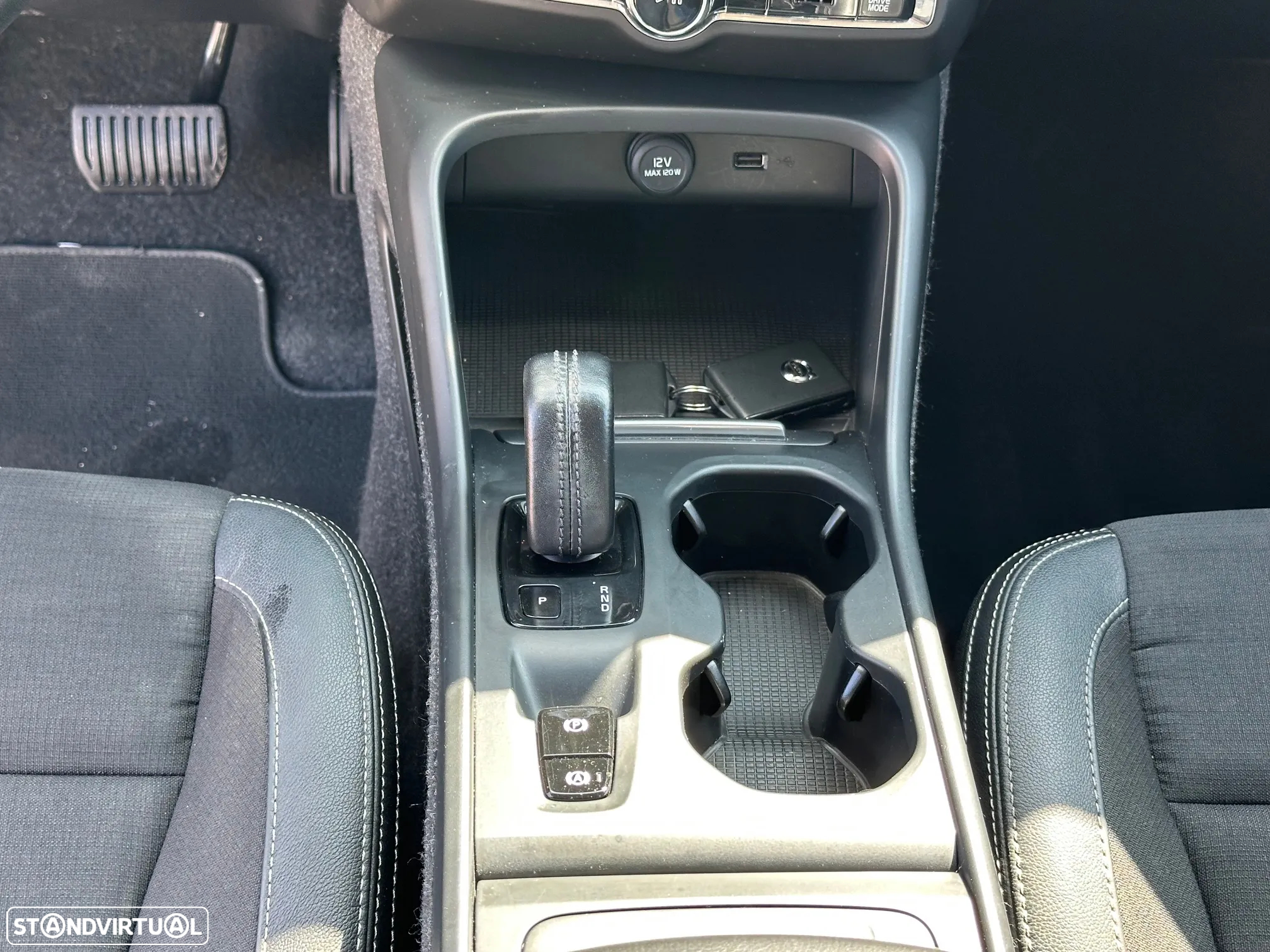 Volvo XC 40 2.0 D3 Momentum Geartronic - 21