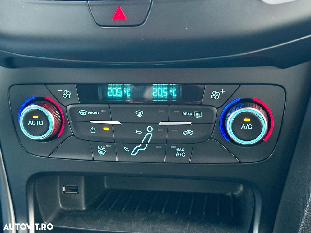 Ford Focus 1.5 EcoBlue Start-Stopp-System TITANIUM - 28