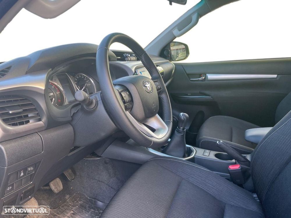 Toyota Hilux 2.4 D-4D 4WD Trial - 13