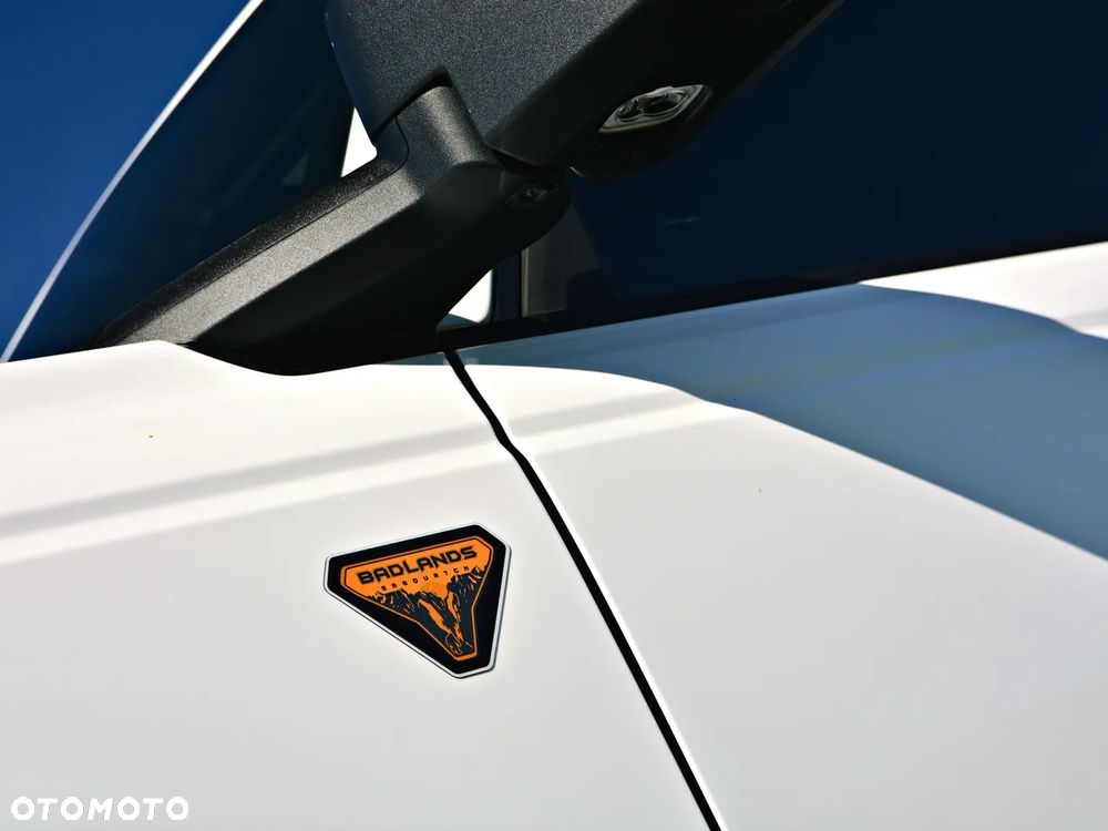 Ford Bronco - 8