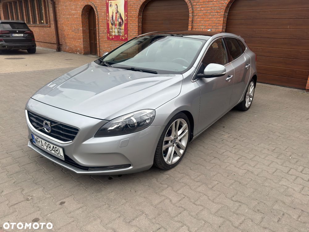 Volvo V40 D2 Drive-E Summum - 1