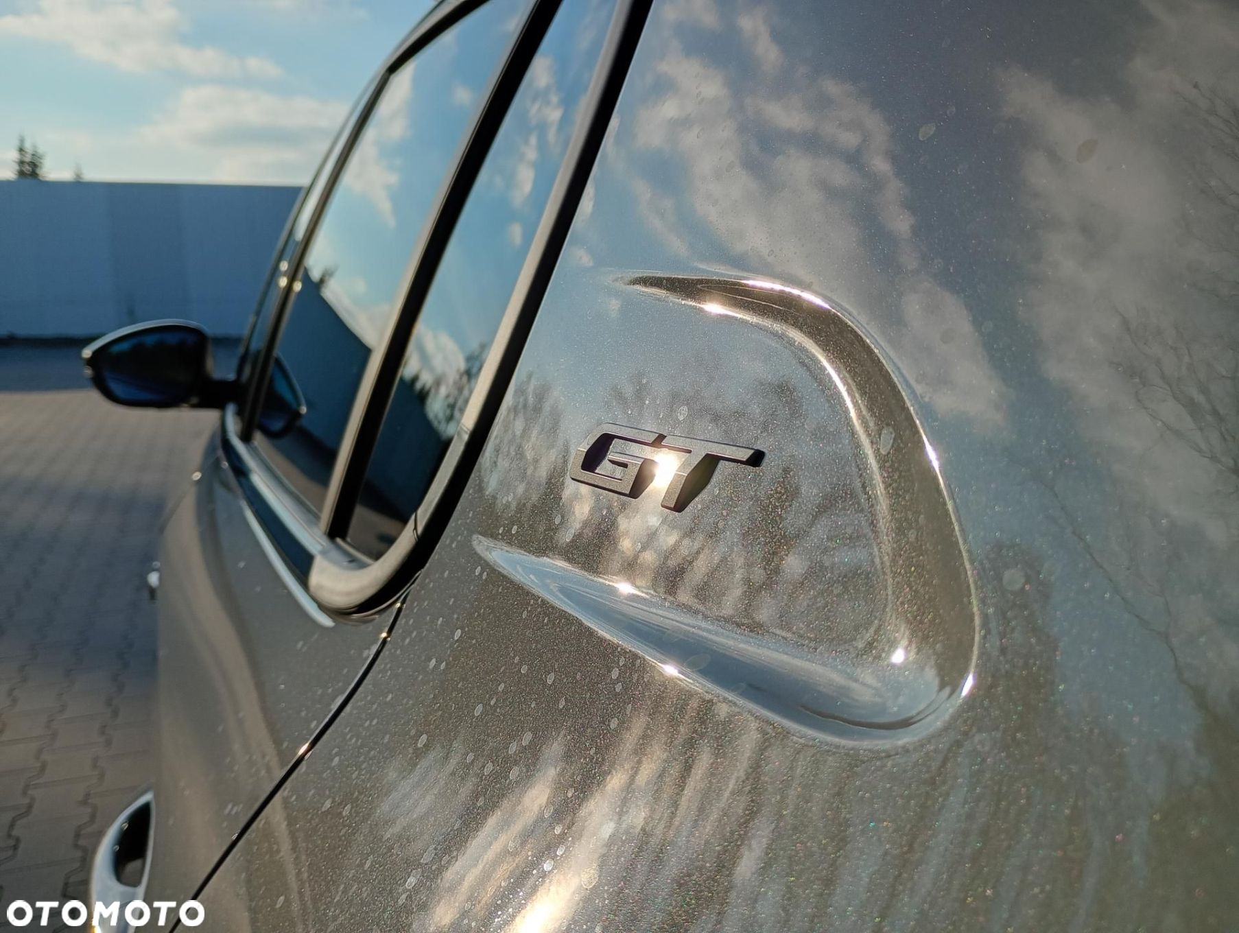 Peugeot 208 - 5