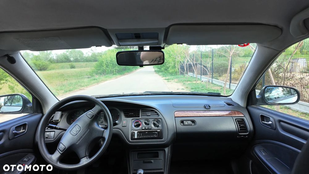Honda Accord 1.8i S - 14