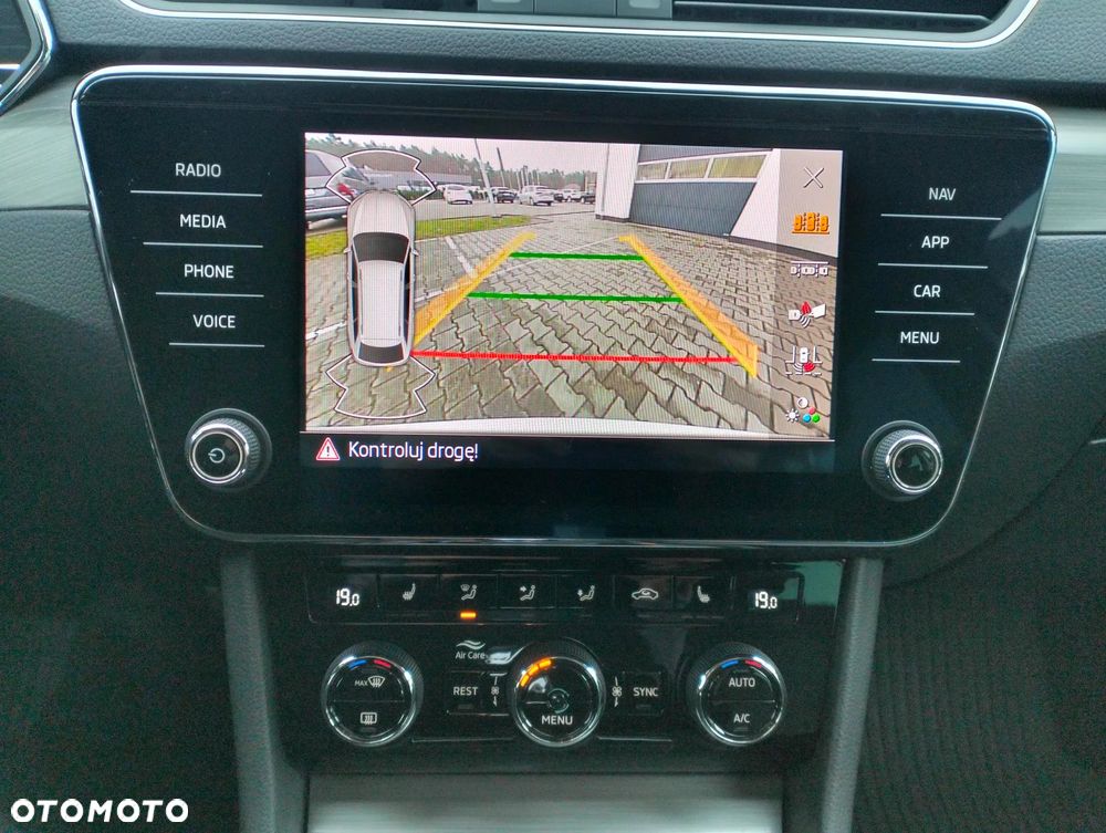 Skoda Superb 2.0 TDI SCR 4x4 Style DSG - 32