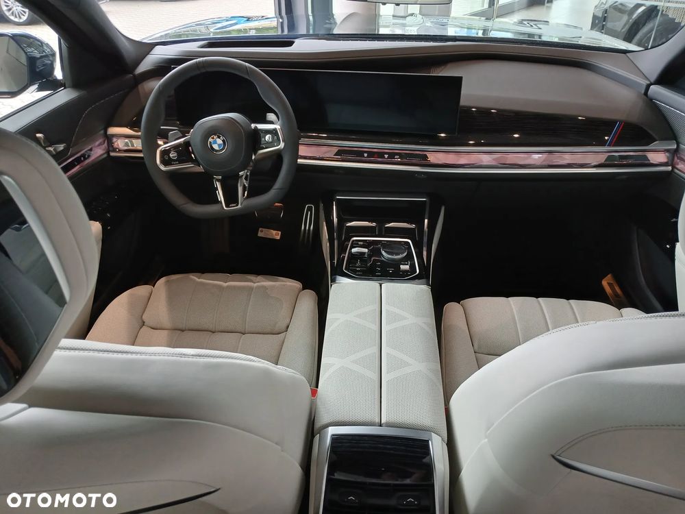 BMW Seria 7 740d xDrive mHEV sport - 30