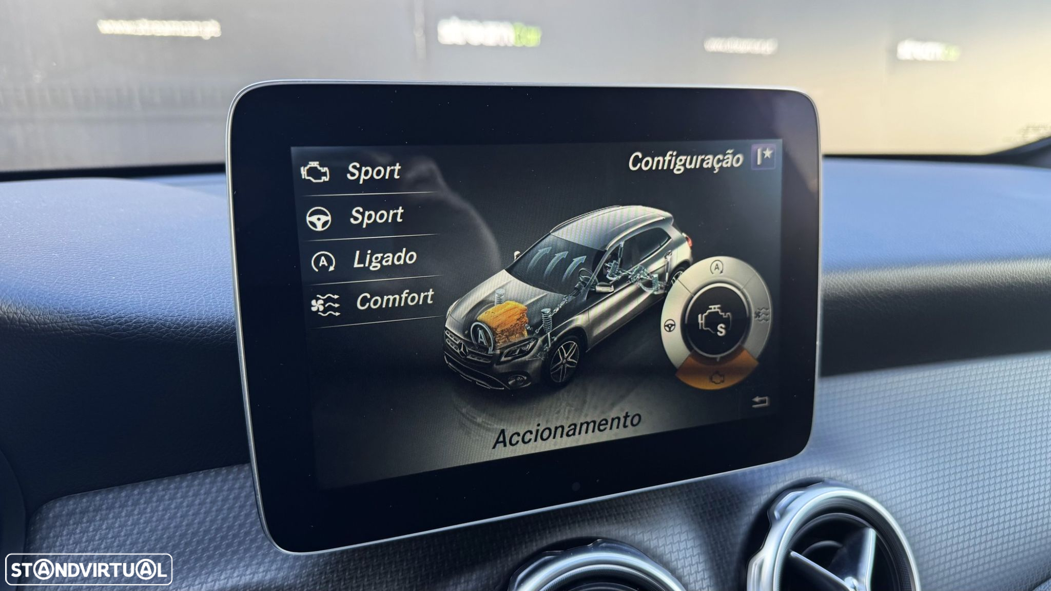 Mercedes-Benz GLA 180 d Urban - 17