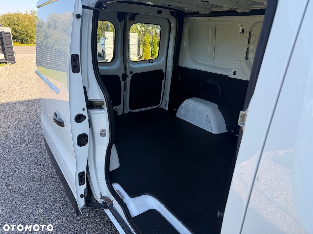 Opel VIVARO - 17