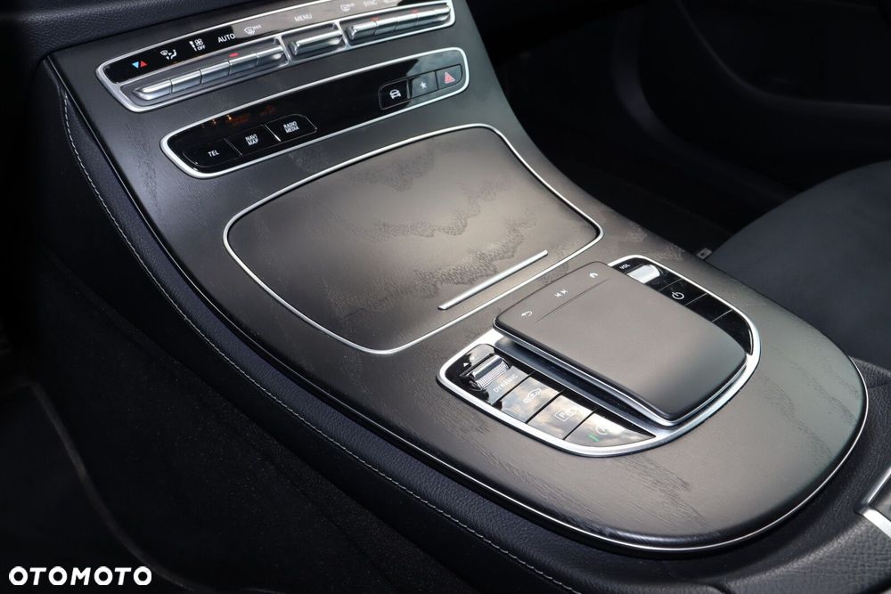 Mercedes-Benz Klasa E 220 d 4-Matic AMG - 14