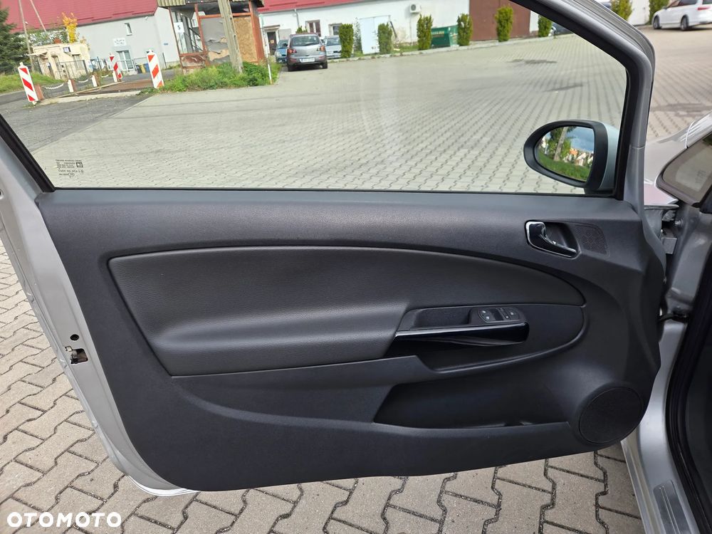 Opel Corsa 1.4 16V Edition 150 - 11