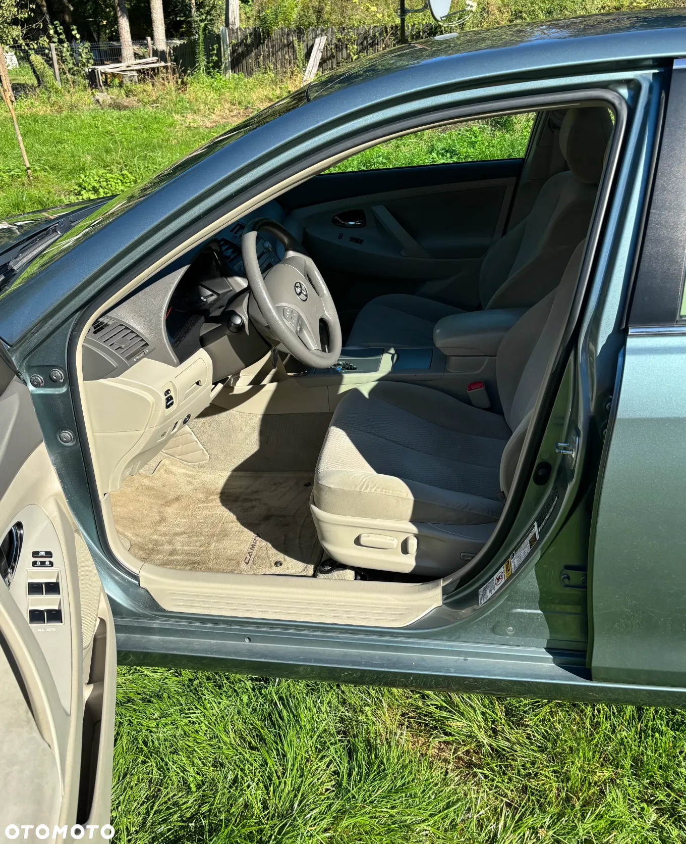 Toyota Camry 2.5 LE - 12
