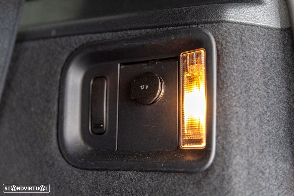 VW Sharan 2.0 TDI Confortline - 23