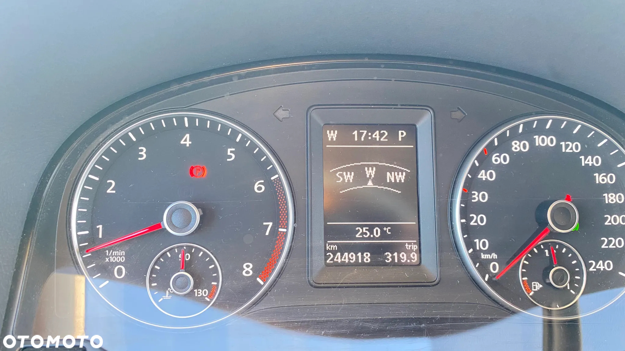 Volkswagen Touran 1.4 TSI Cross DSG - 14