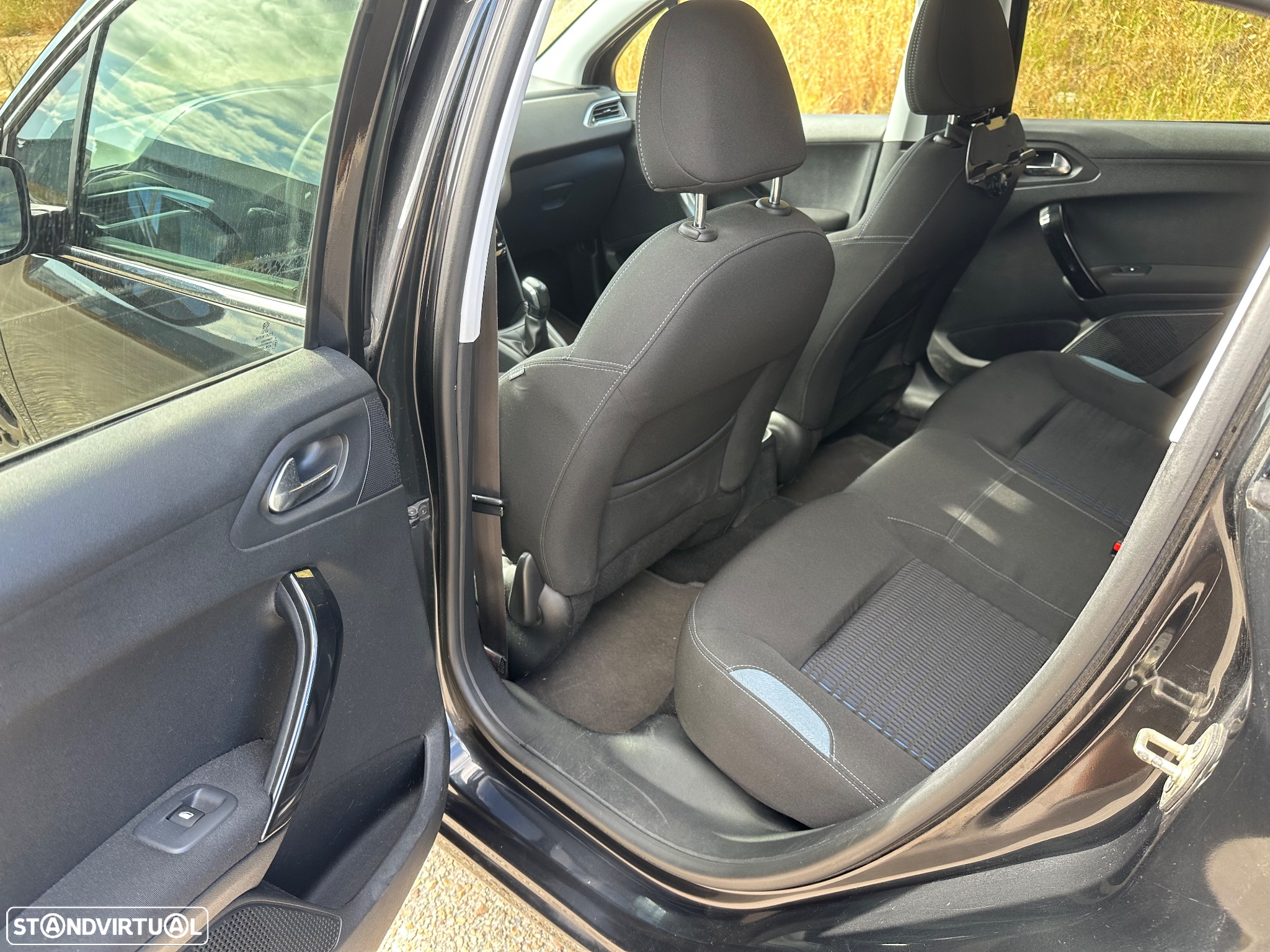Peugeot 208 1.4 HDi Allure - 9