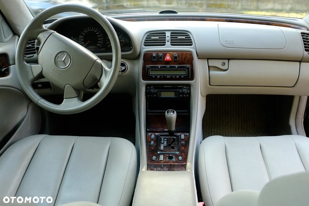 Mercedes-Benz CLK - 26