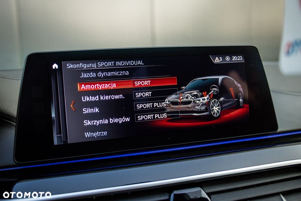 BMW Seria 5 M550i xDrive - 28