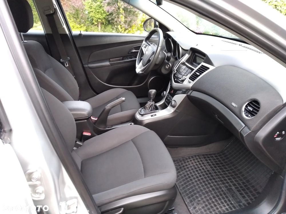 Chevrolet Cruze 1.6 LT - 19