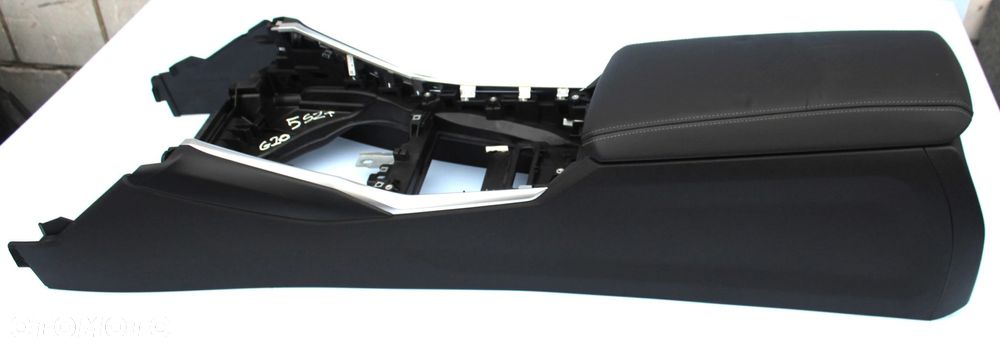 TUNEL ŚRODKOWY PODŁOKIETNIK SCHOWEK CHROM BMW G20 G21 68106777 EUROPA CH