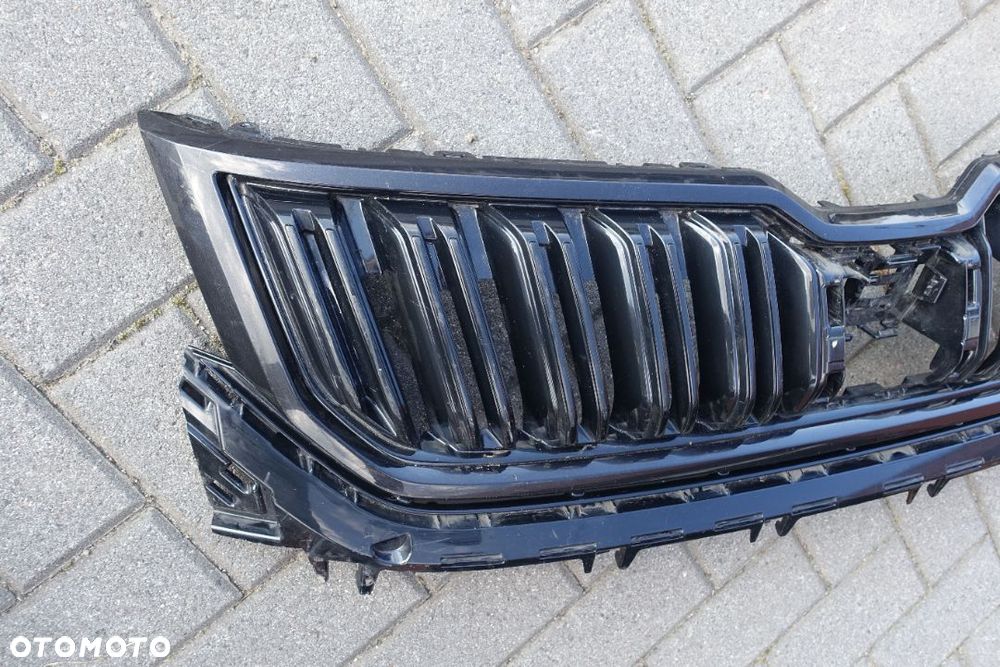 ATRAPA GRILL SKODA KODIAQ RS BLACK - 3