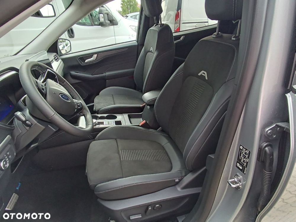 Ford Kuga - 10