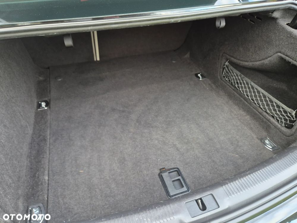Audi A4 Limousine - 36