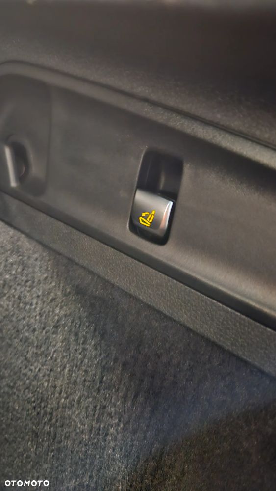 Mercedes-Benz GLC 250 4Matic 9G-TRONIC AMG Line - 37