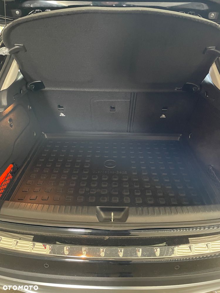 Mercedes-Benz GLA 200 7G-DCT AMG Line - 9