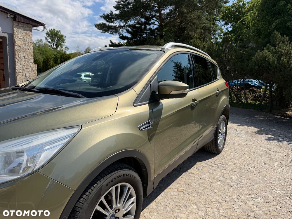 Ford Kuga 2.0 TDCi 2x4 Titanium - 4